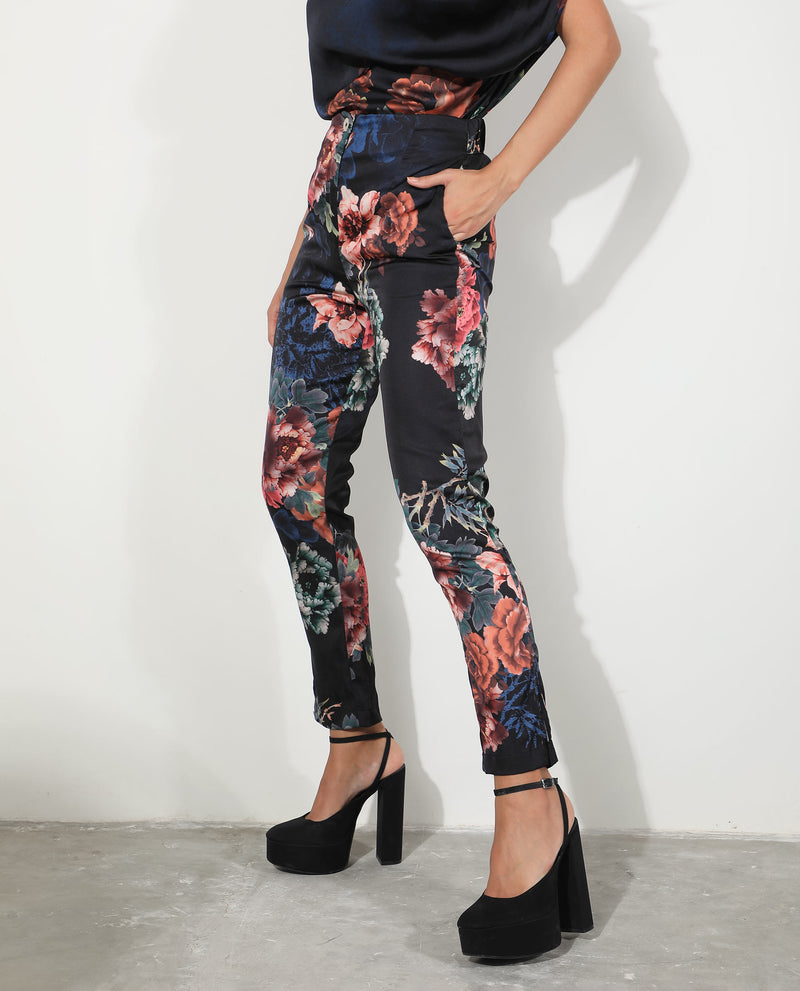 Rareism Women'S Wingadium Black Modal Fabric Regular Fit Floral Print Ankle Length Trousers