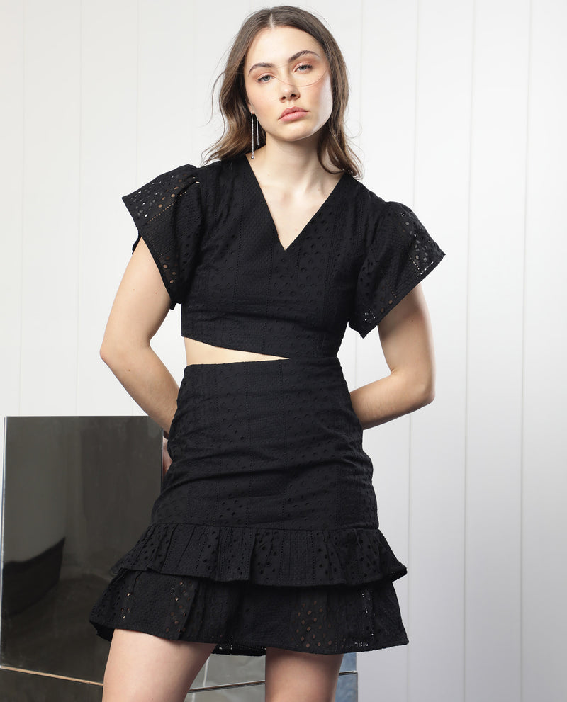 Rareism Women'S Marisa Black Cotton Fabric Regular Fit Cropped V-Neck Half Sleeves Solid Top