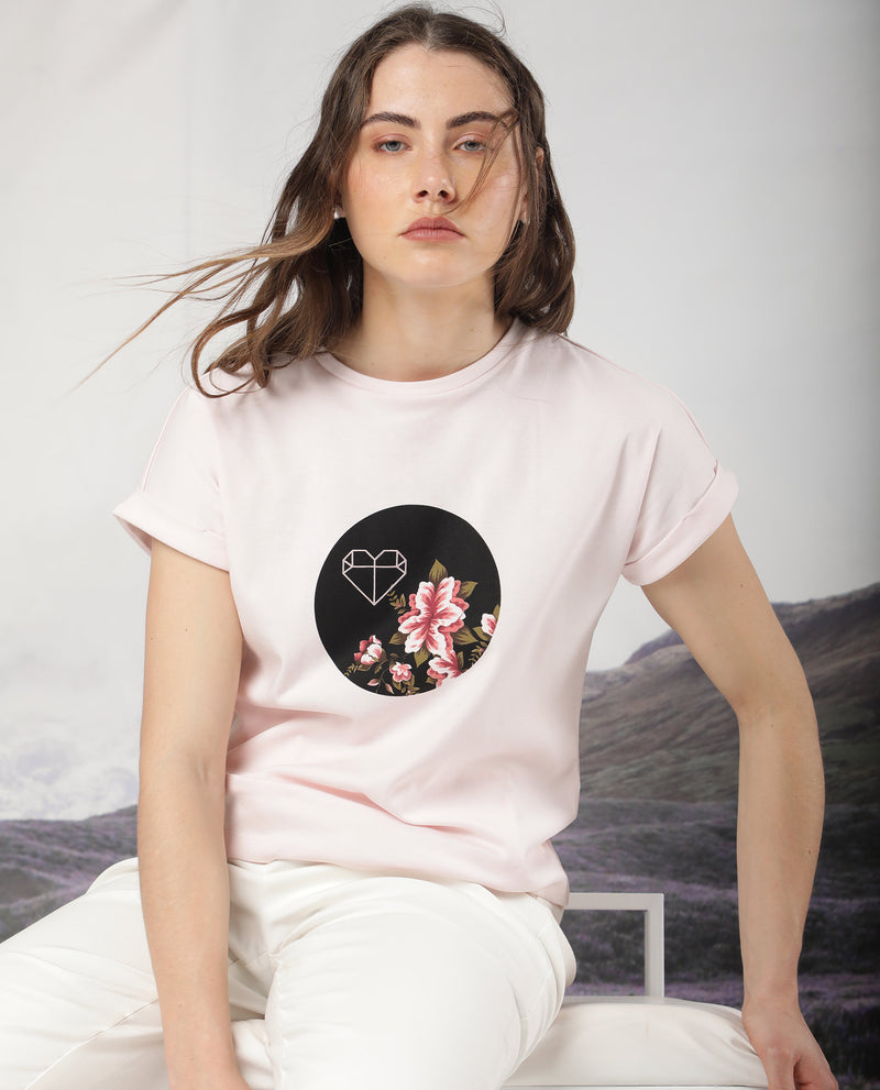Rareism Women'S Vitivus Light Pink Cotton Fabric Short Sleeves Crew Neck Regular Fit Graphic Print T-Shirt