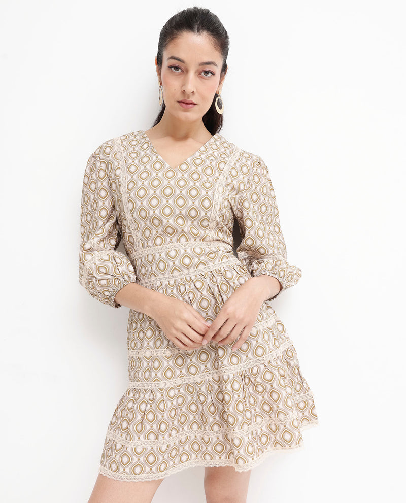 Rareism Women'S Alexo Beige Puff Sleeves V-Neck Zipper Closure Fit And Flare Geometric Print Fit and Flare Mini Dress