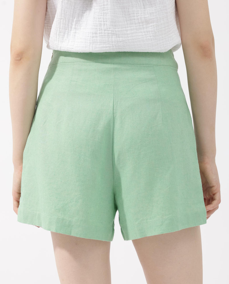 Rareism Women's Eveny Pastel Green Viscose Linen Fabric Zip Closure Slim Fit Plain Mini Shorts