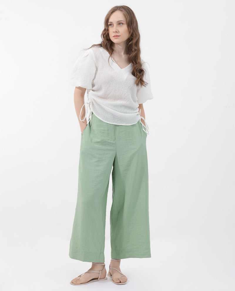 Rareism Women'S Krien White Polyester Fabric Short Sleeves V-Neck Balloon Sleeve Regular Fit Plain Top