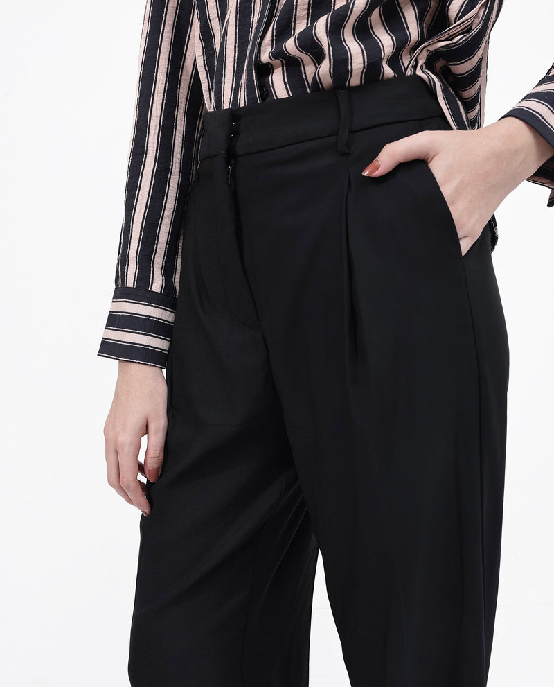 Rareism Women'S Nuray Black Cotton Fabric Zipper Closure Solid Regular Fit Trouser