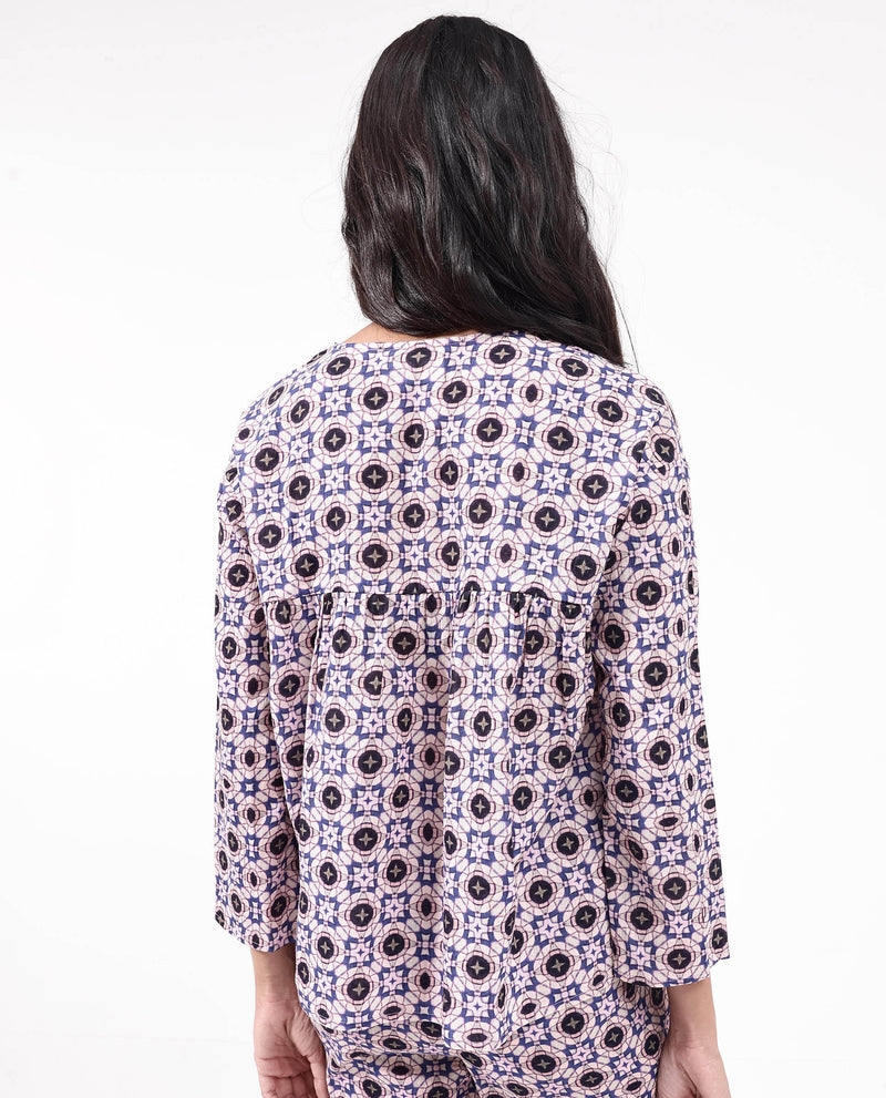 Rareism Women'S Rinatao-T Dark Multi Full Sleeve V-Neck Loop Geometric Print Top