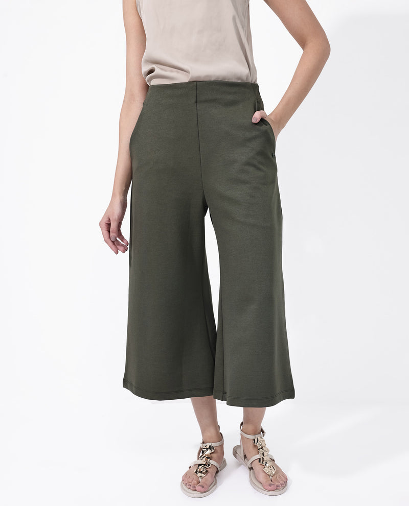 Rareism Women'S Shoyo Dark Green Polyester Fabric Zip Closure Flared Fit Plain Midi Trousers