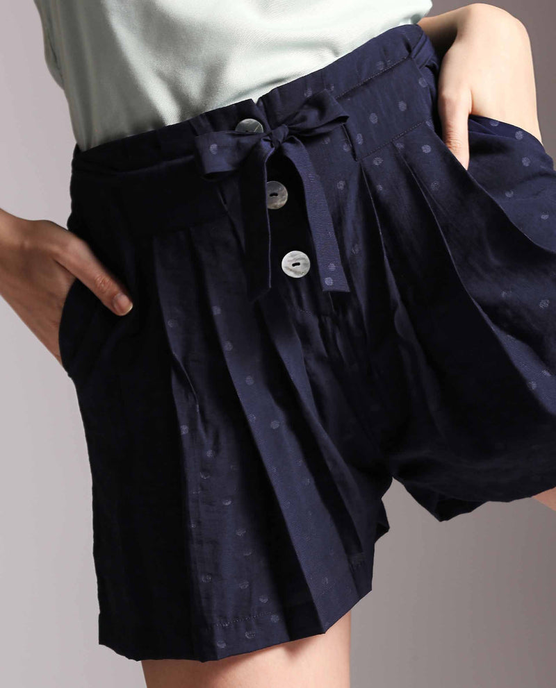 COPPER- PLEATED WOMEN'S SHORTS - NAVY