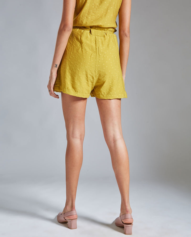 COPPER- PLEATED WOMEN'S SHORTS - YELLOW