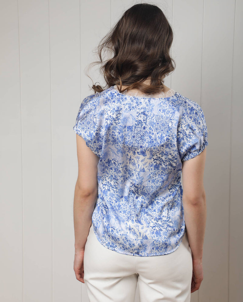 Rareism Women's Annika Blue Polyester Fabric Short Sleeves V-Neck Extended Sleeve Regular Fit Abstract Print Top